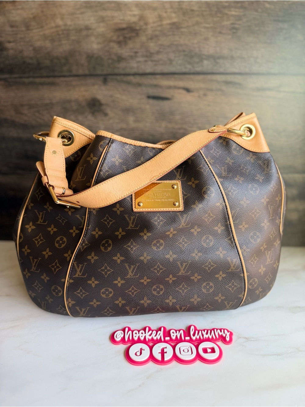 Authentic Louis Vuitton Galliera GM Monogram Canvas Shoulder Handbag Tote
